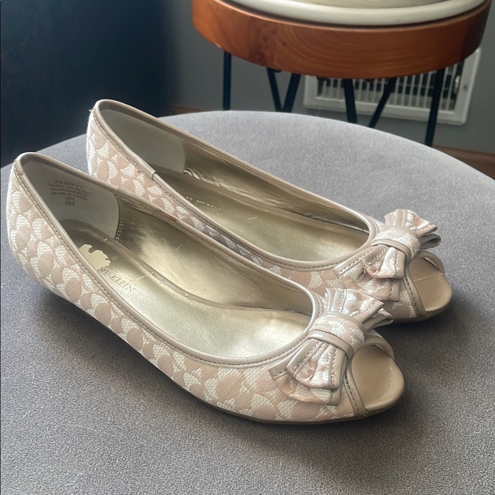 Anne Klein Taupe Peep-Toe Bow Kitten Heels Womens 6 Classic Preppy Girly